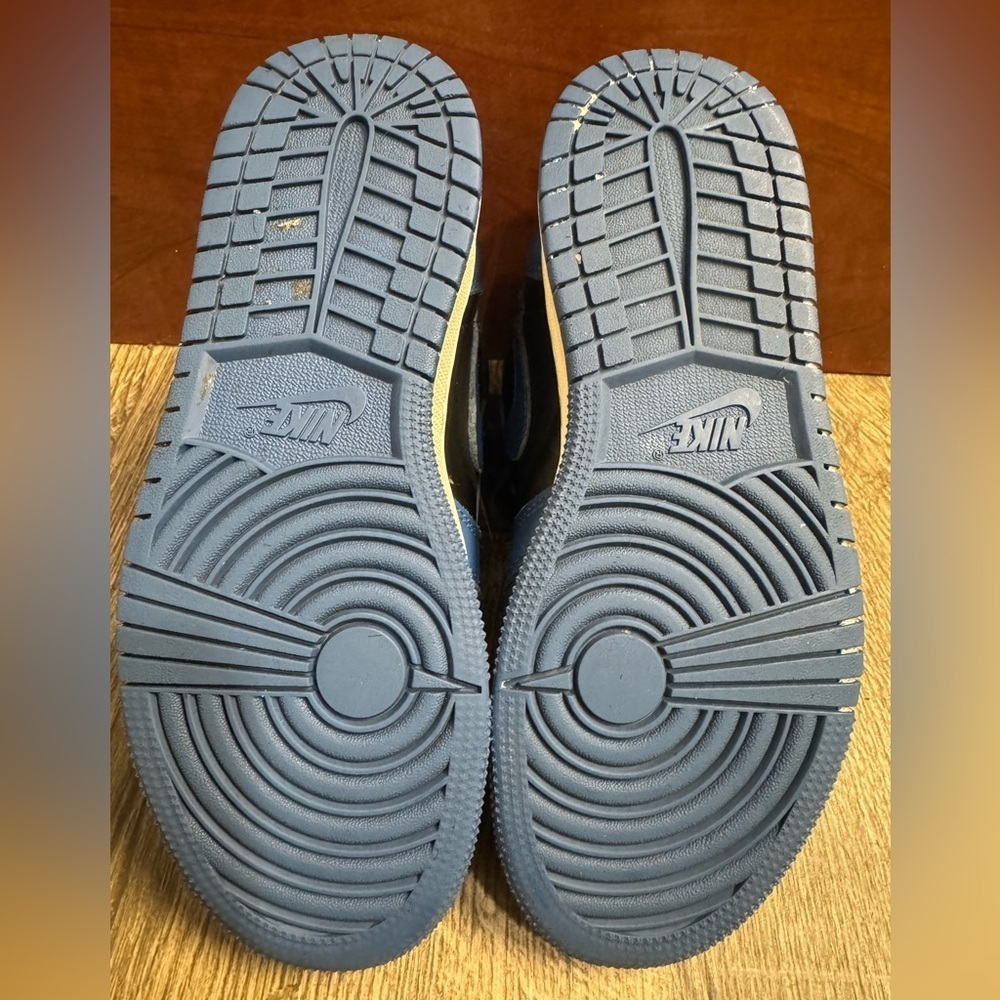Nike Black and Blue Sneakers High-Top Leather - Picture 6 of 14